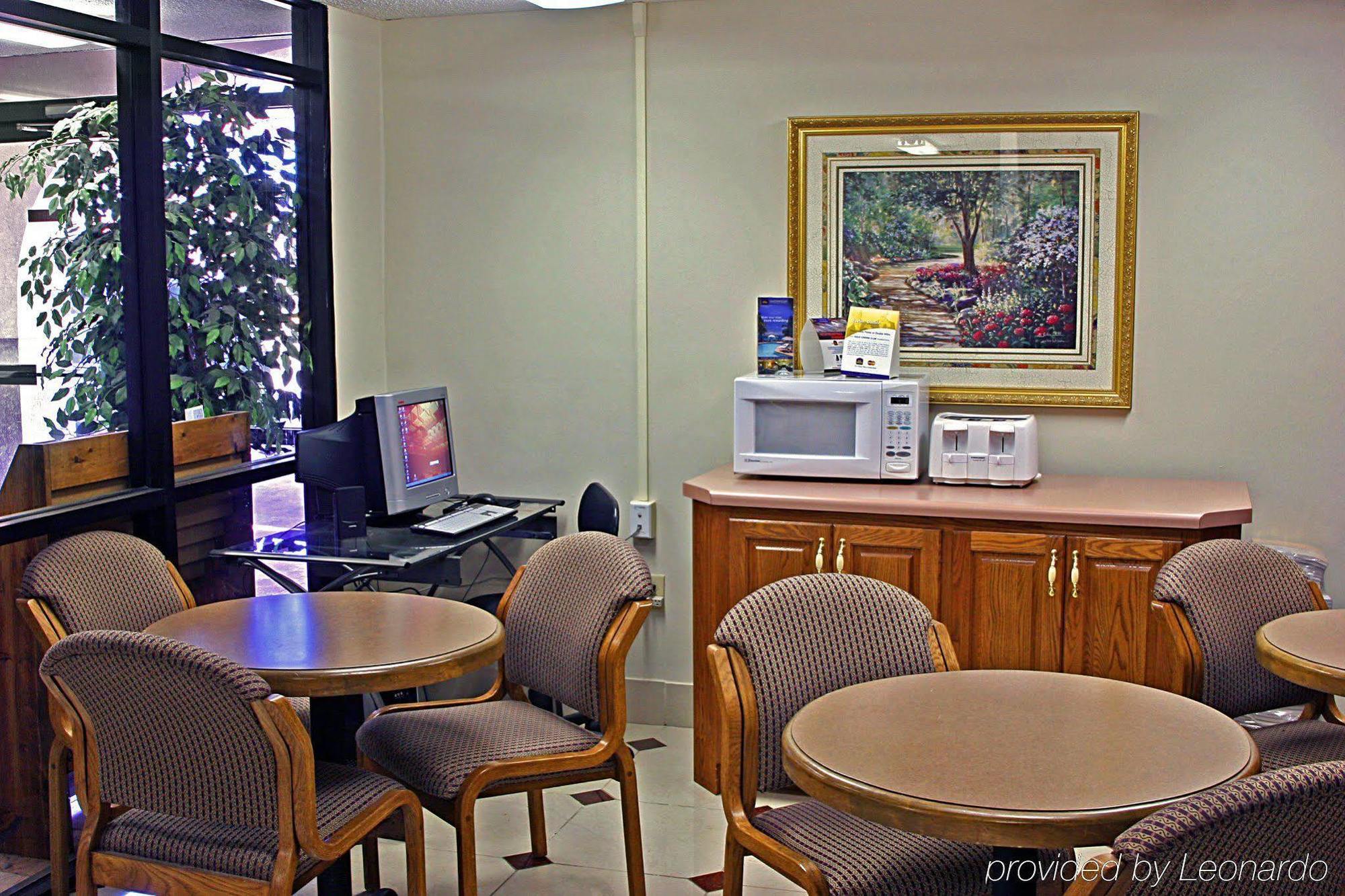 Days Inn & Suites By Wyndham Starkville Restaurante foto